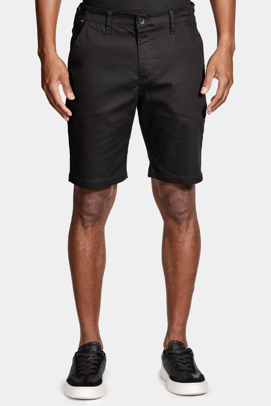 Bermuda Chino Acetinada Fivela Preto — foto 1 de 5