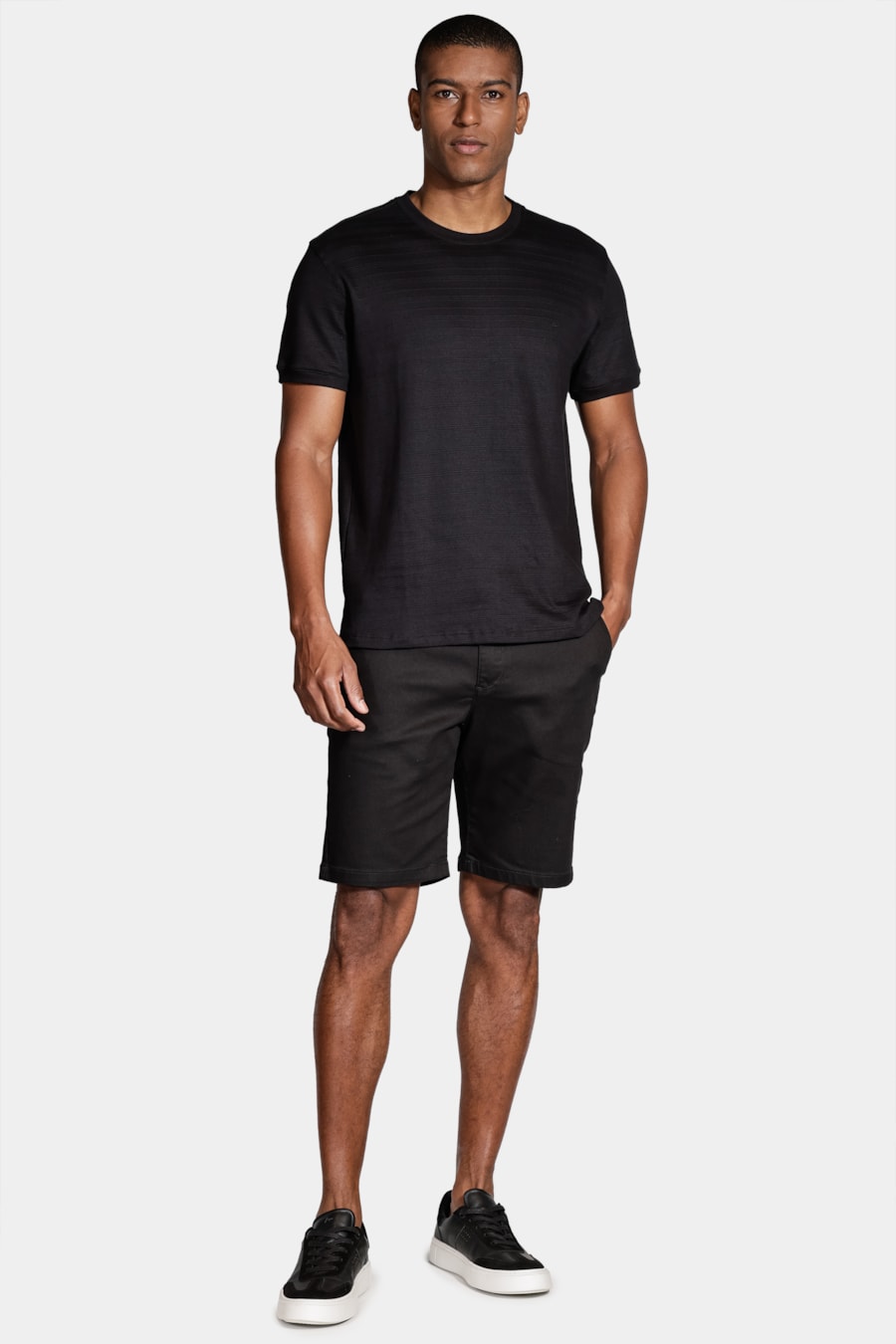 Bermuda Chino Acetinada Fivela Preto — foto 2 de 5