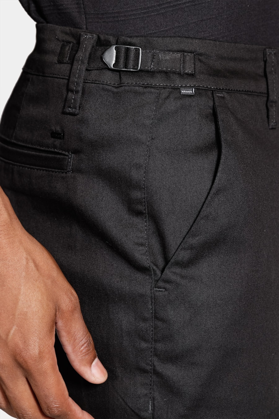 Bermuda Chino Acetinada Fivela Preto — foto 3 de 5