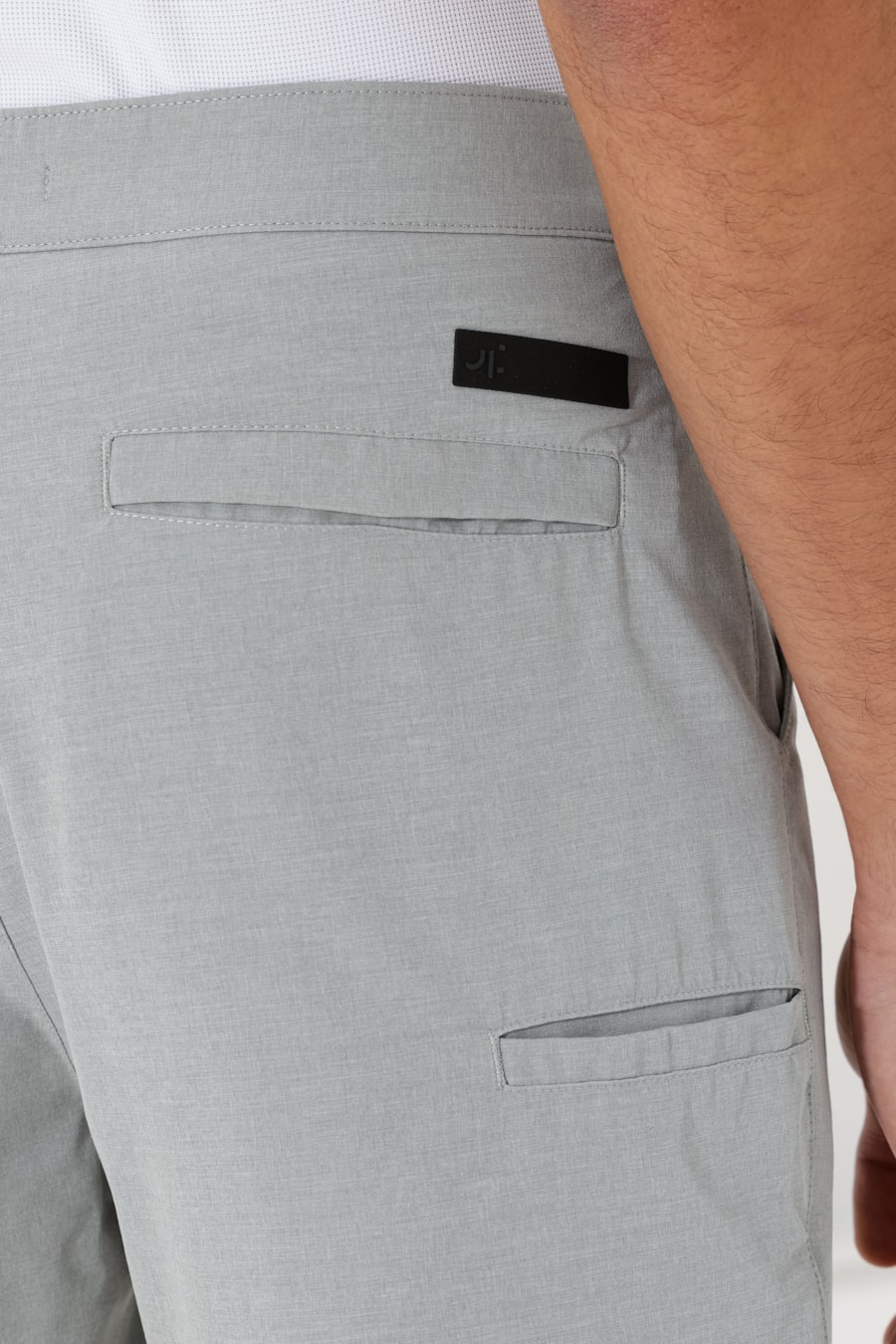 Bermuda Chino Alfaiataria Flex Cinza Grafite — foto 4 de 6