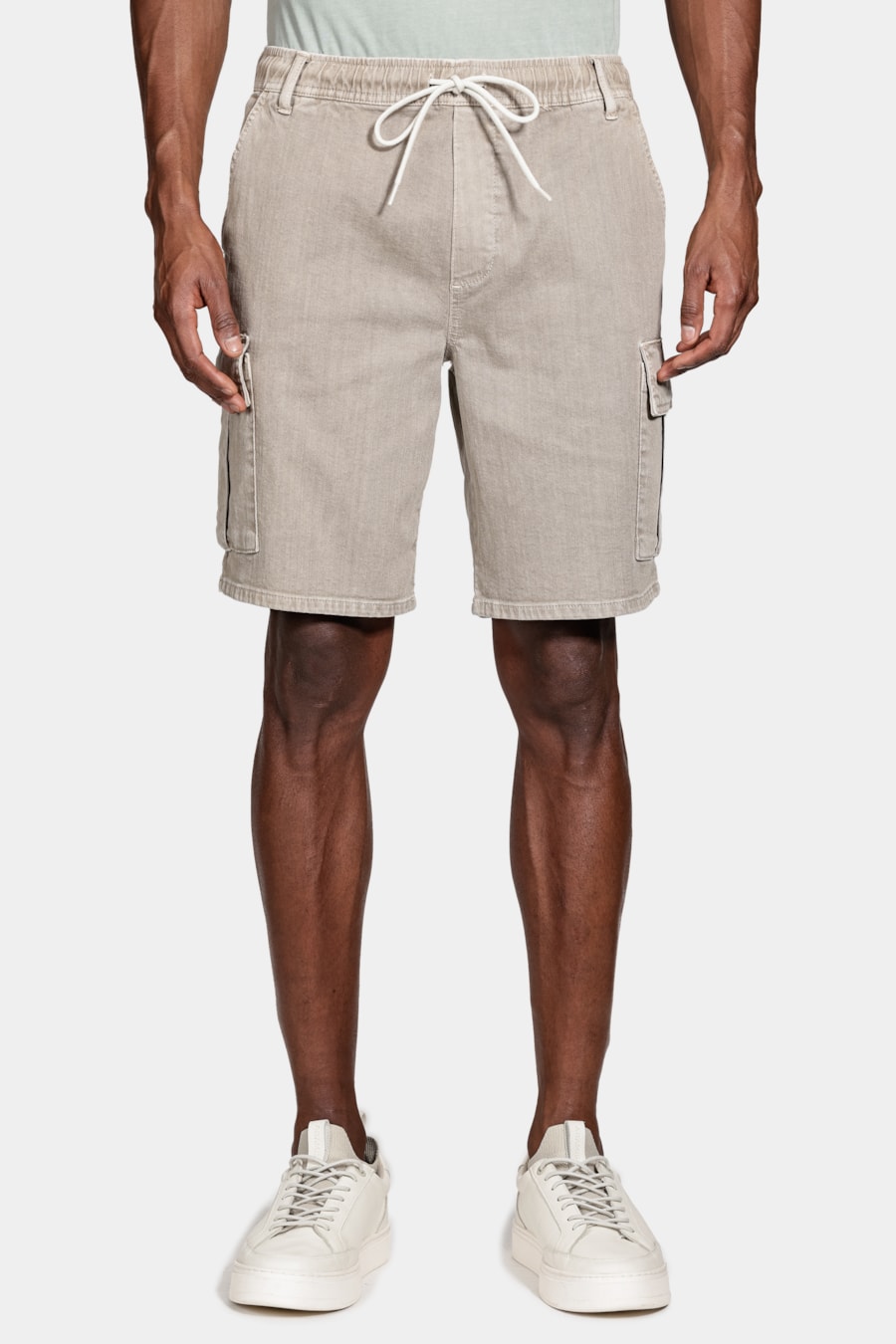 Bermuda Chino Cargo Color Areia — foto 1 de 7