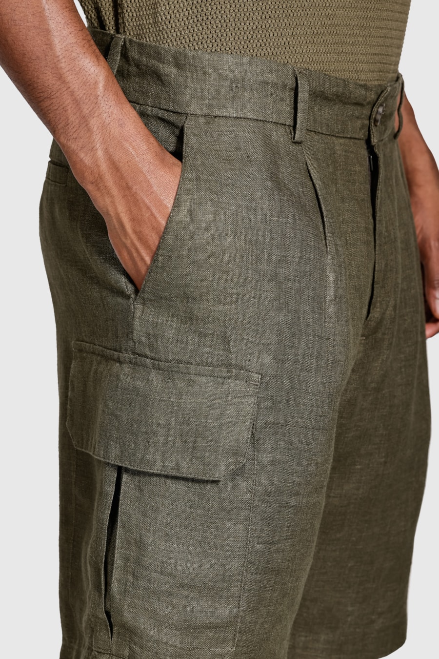 Bermuda Chino Cargo Linho Verde Militar — foto 3 de 7