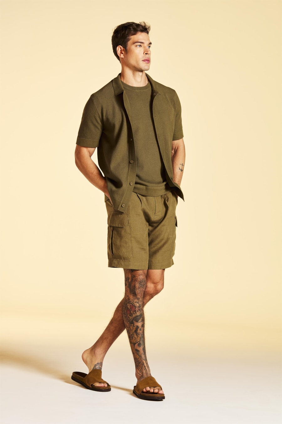 Bermuda Chino Cargo Linho Verde Militar — foto 7 de 7
