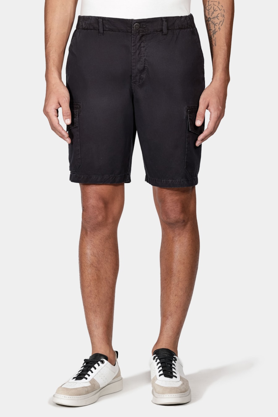 Bermuda Chino Cargo Preto — foto 1 de 6