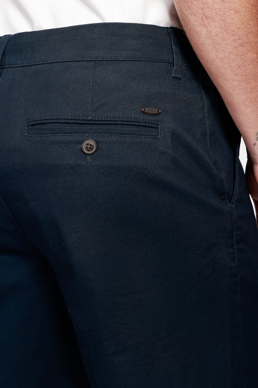 Bermuda Chino Casual em Sarja Marinho — foto 4 de 6