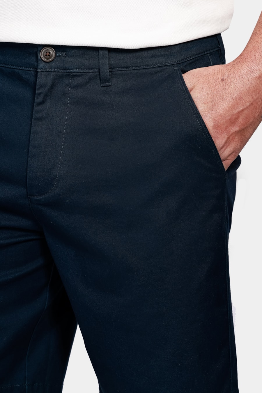 Bermuda Chino Casual em Sarja Marinho — foto 3 de 6