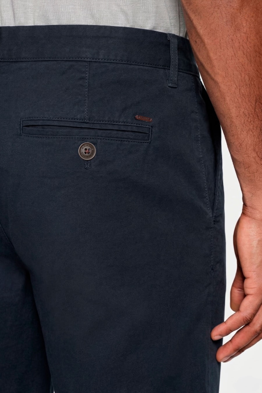 Bermuda Chino Casual em Sarja Navy — foto 4 de 6