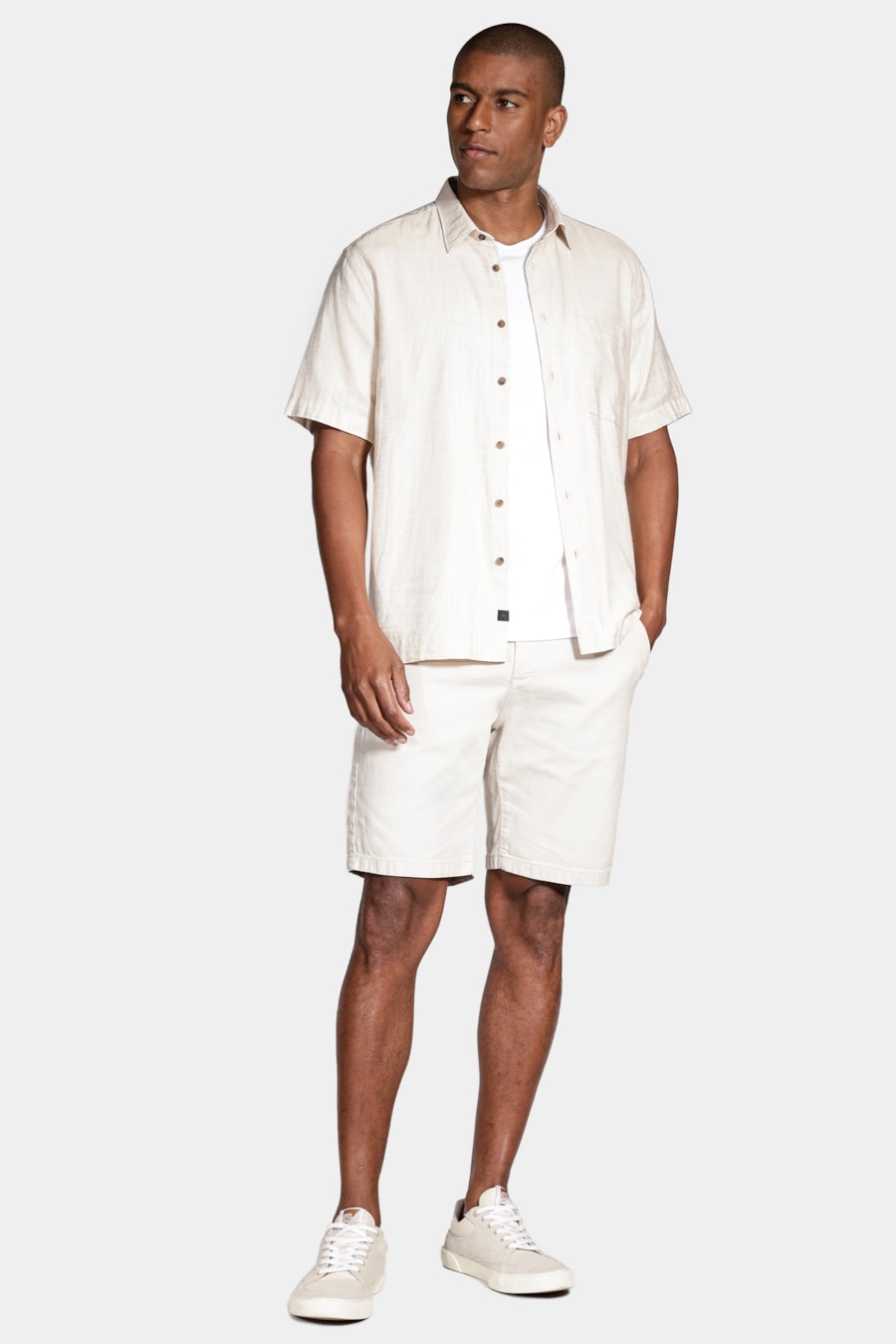 Bermuda Chino Clássica Canvas Areia — foto 2 de 5