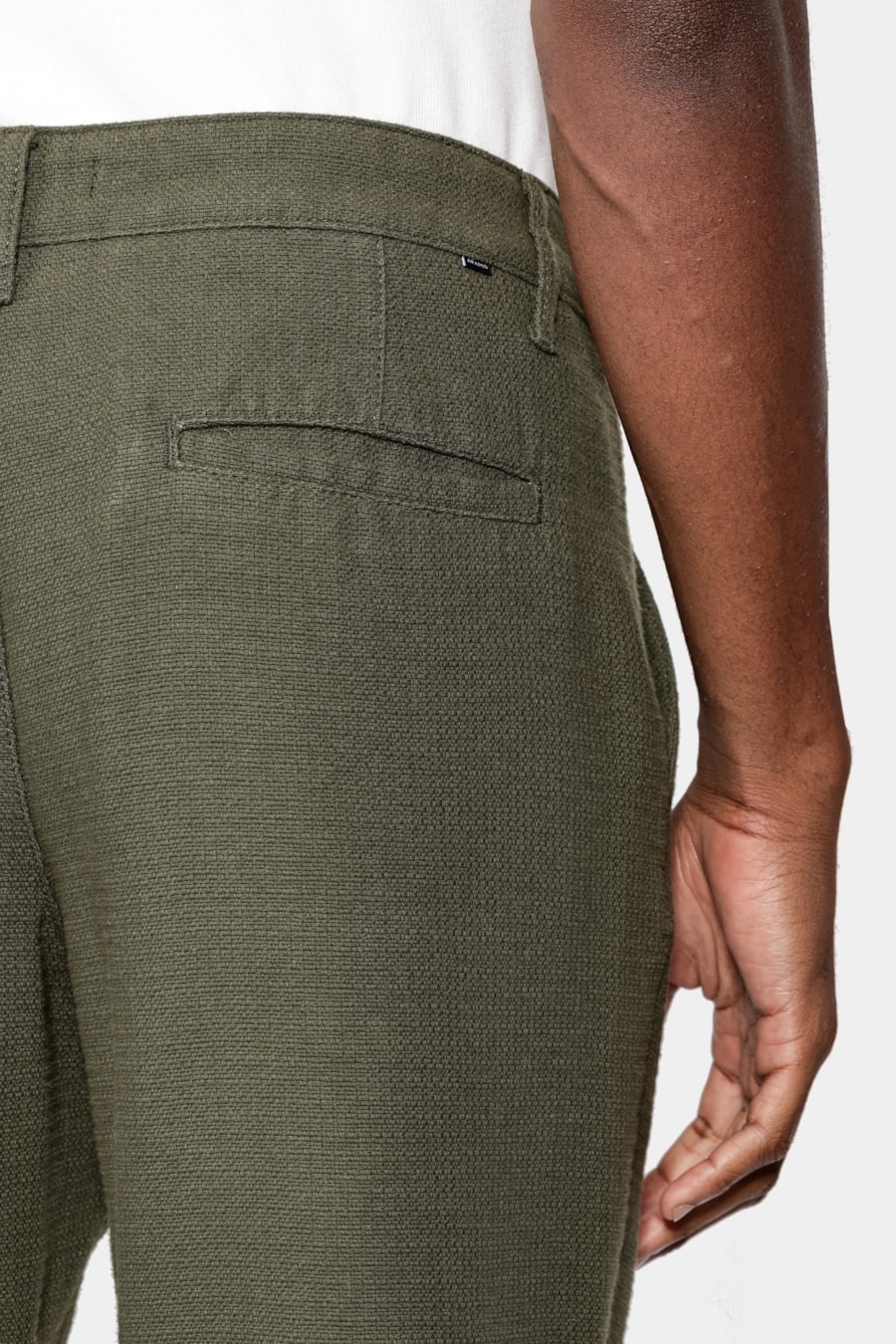 Bermuda Chino Classica Maquinetada Verde Musgo — foto 4 de 6
