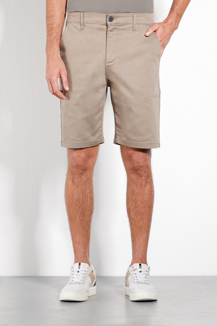 Bermuda Chino Color Antiodor Cáqui — foto 1 de 3