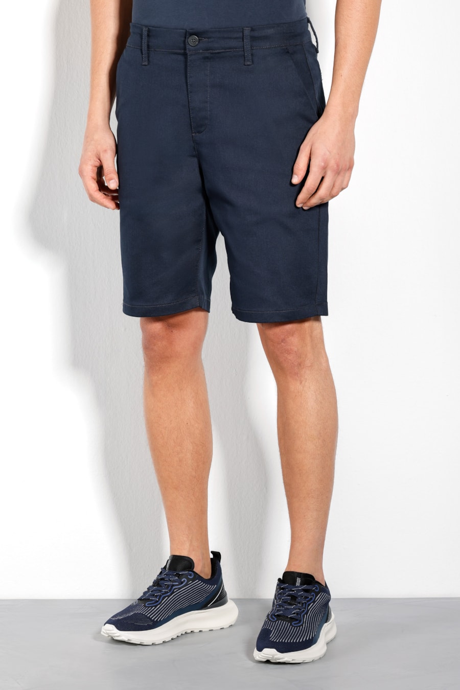 Bermuda Chino Color Antiodor Marinho — foto 1 de 6
