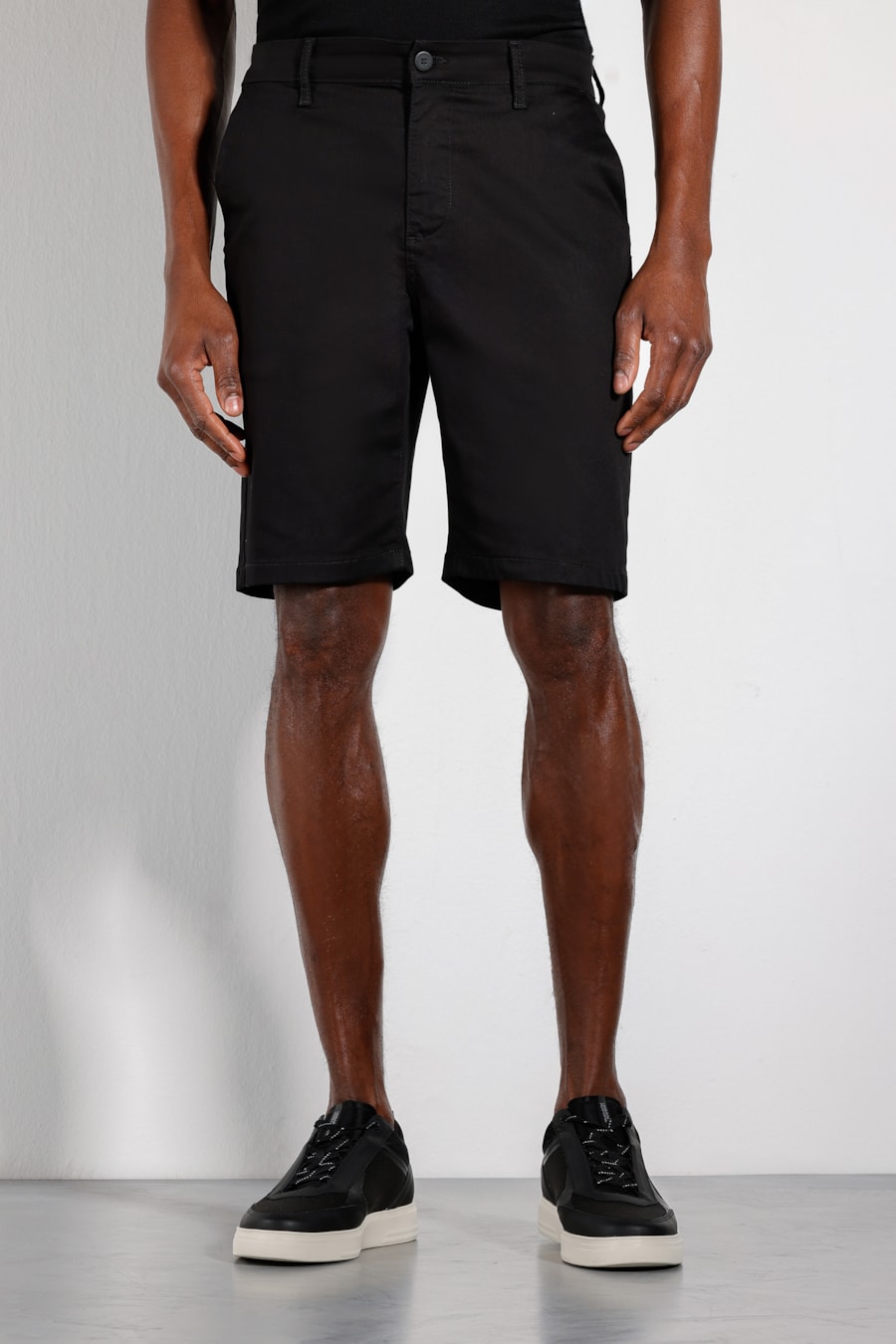 Bermuda Chino Color Antiodor Preto — foto 1 de 5