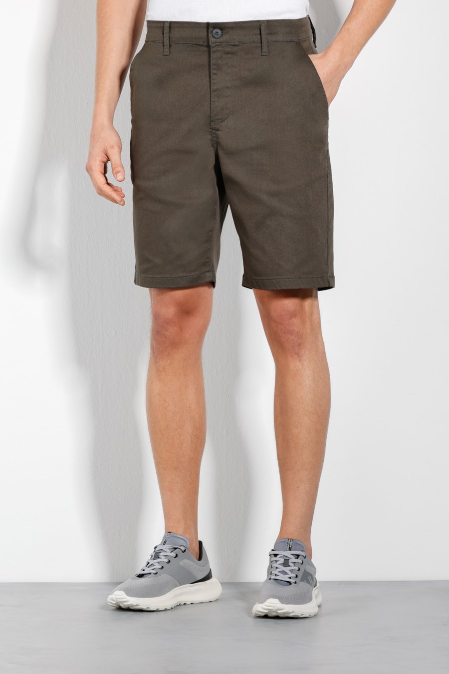 Bermuda Chino Color Antiodor Verde Militar — foto 1 de 5