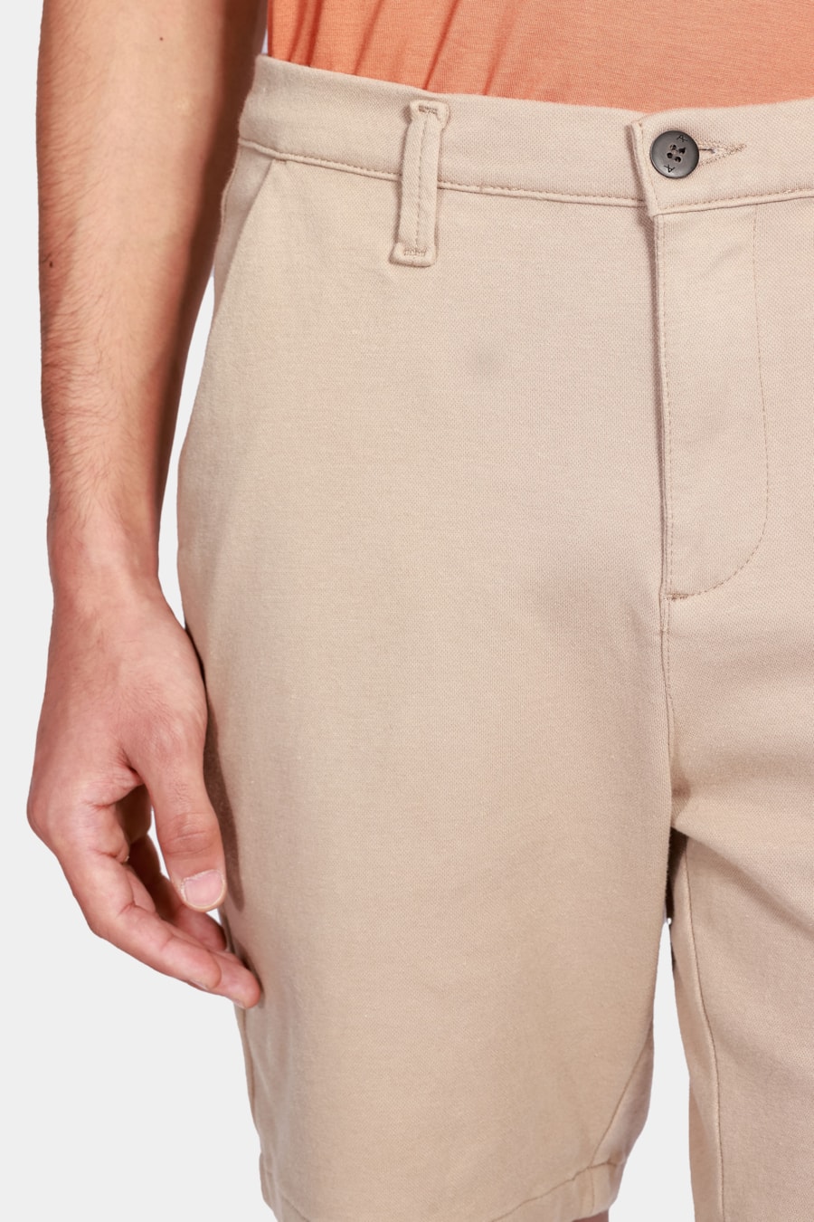 Bermuda Chino Color Comfort Areia — foto 3 de 6