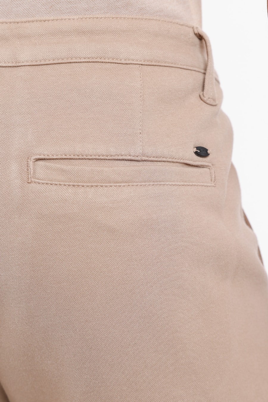 Bermuda Chino Color Comfort Cáqui — foto 2 de 3