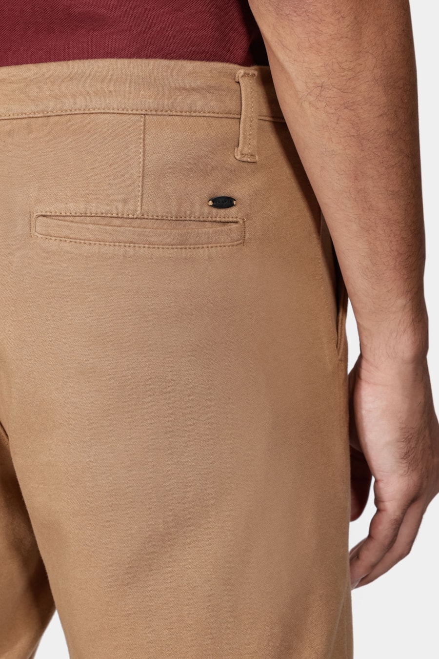 Bermuda Chino Color Comfort Caramelo — foto 4 de 6