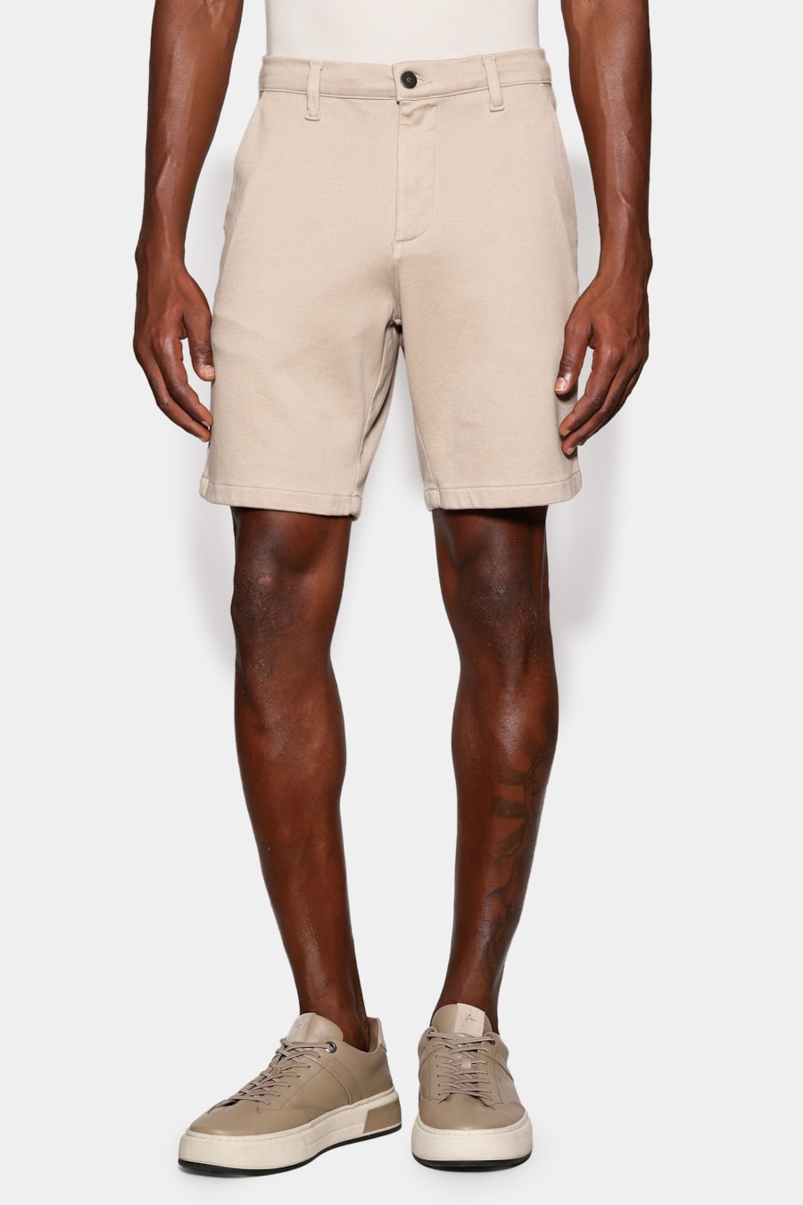 Bermuda Chino Color Comfort Marfim 117 — foto 1 de 6