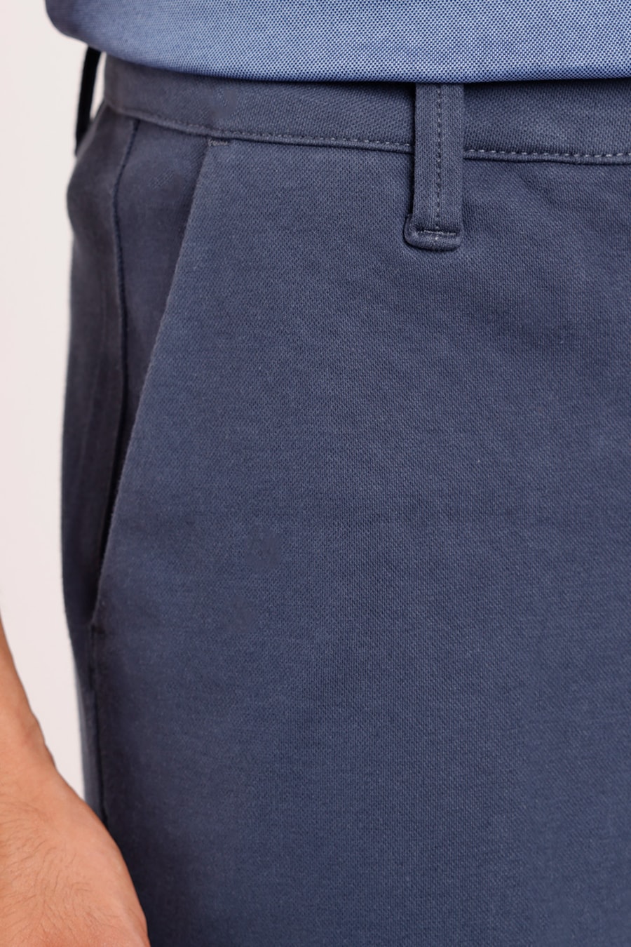 Bermuda Chino Color Comfort Marinho — foto 1 de 3