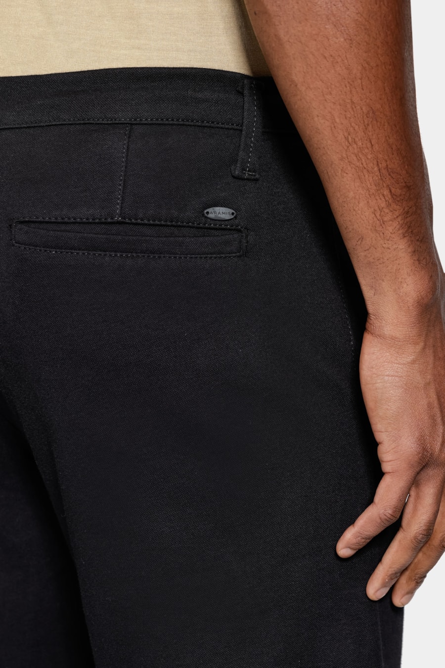 Bermuda Chino Color Comfort Preto — foto 4 de 6