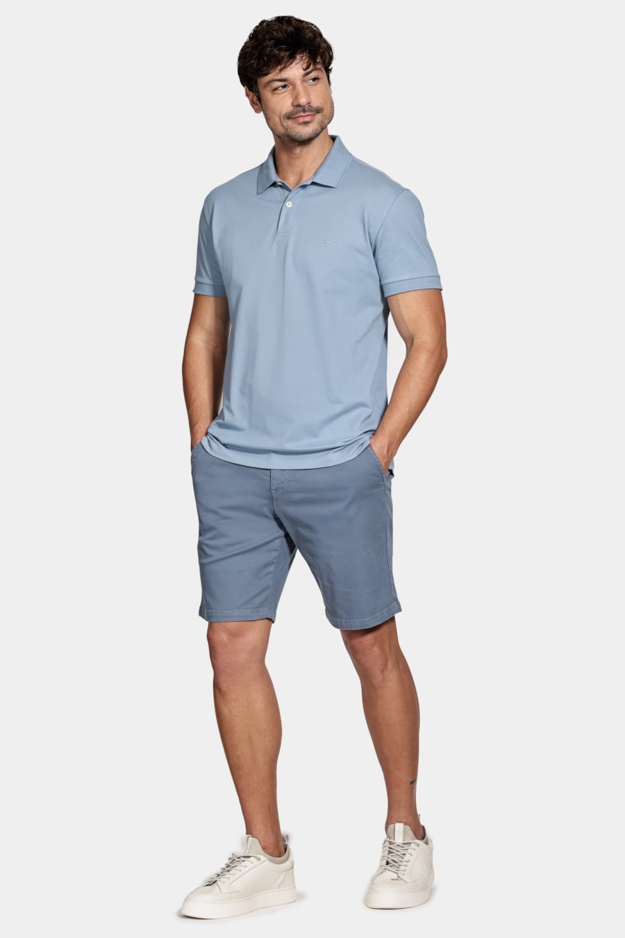 Bermuda Chino Color Essencial Azul Índigo — foto 2 de 6
