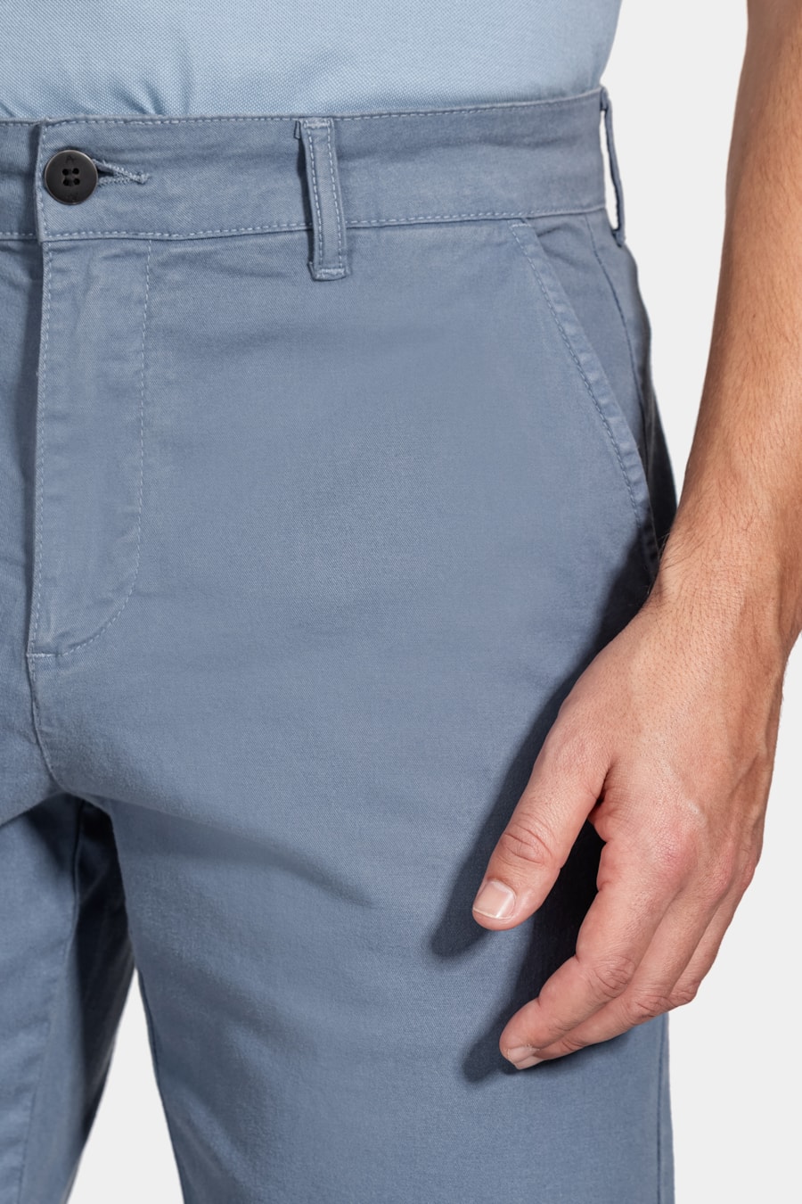 Bermuda Chino Color Essencial Azul Índigo — foto 3 de 6