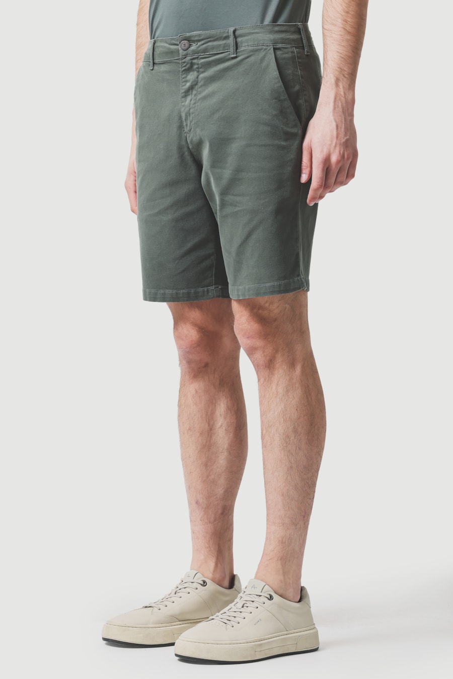 Bermuda Chino Color Essencial Botanico 118 — foto 1 de 6