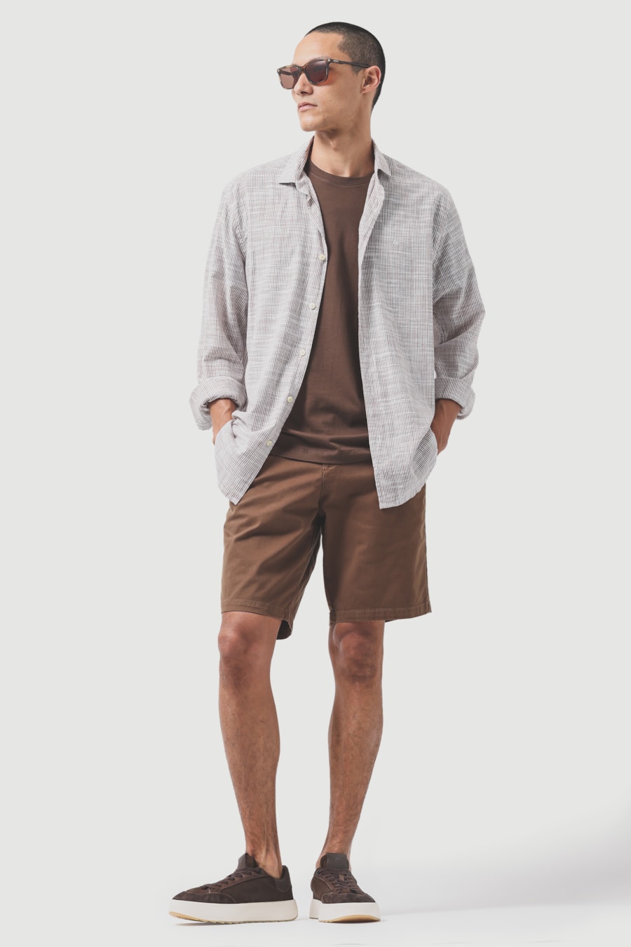 Bermuda Chino Color Essencial Cacau 118 — foto 2 de 6