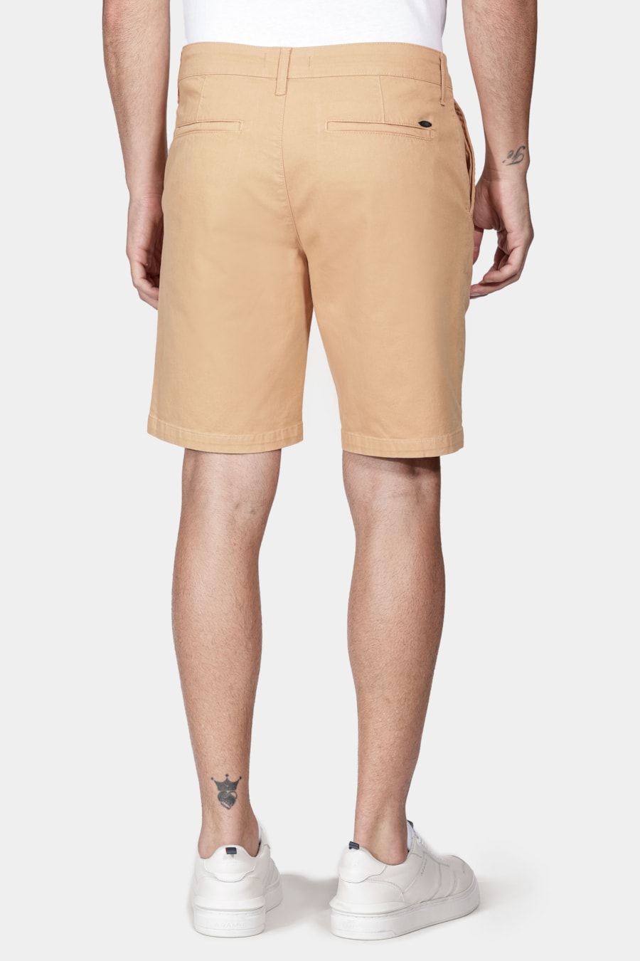 Bermuda Chino Color Essencial Caramelo — foto 5 de 6