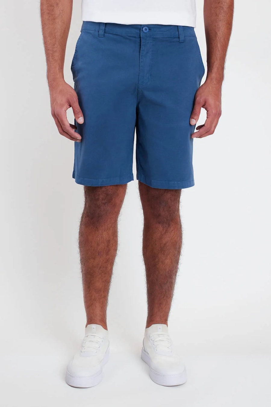 Bermuda Chino Color Essencial Indigo — foto 1 de 4