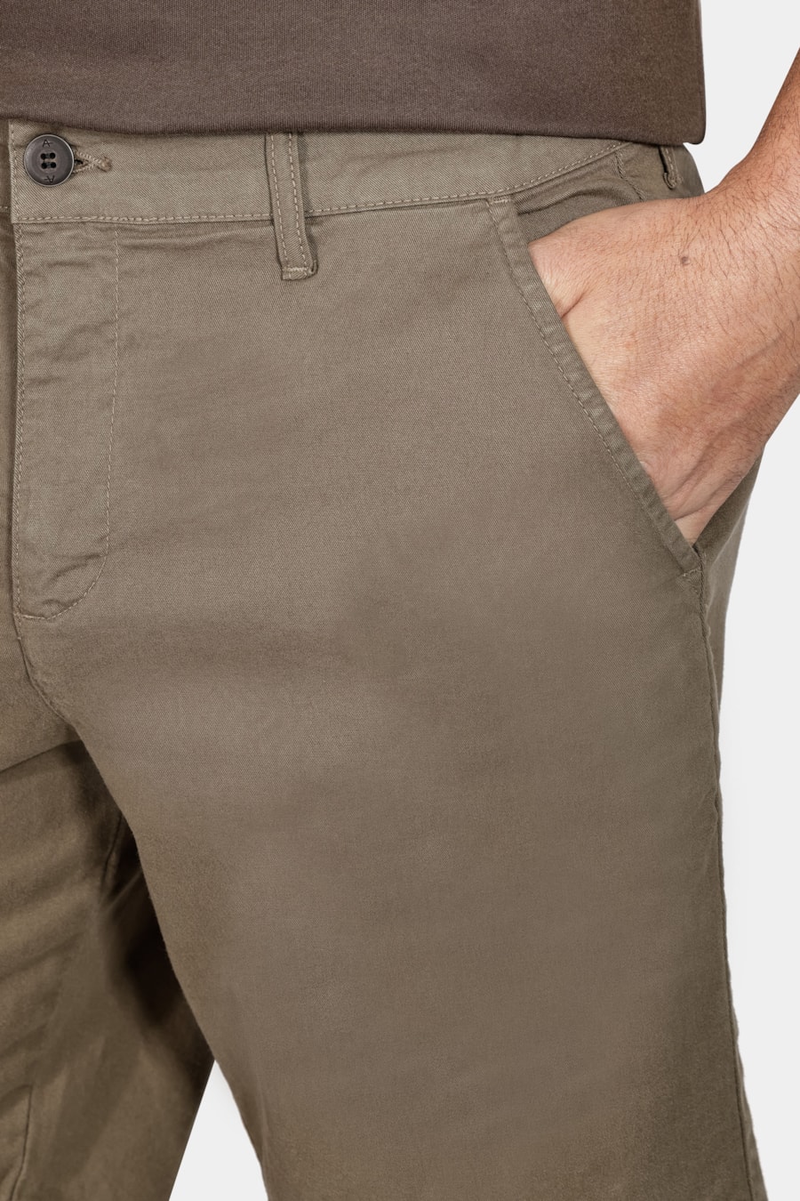 Bermuda Chino Color Essencial Marrom Militar — foto 3 de 7