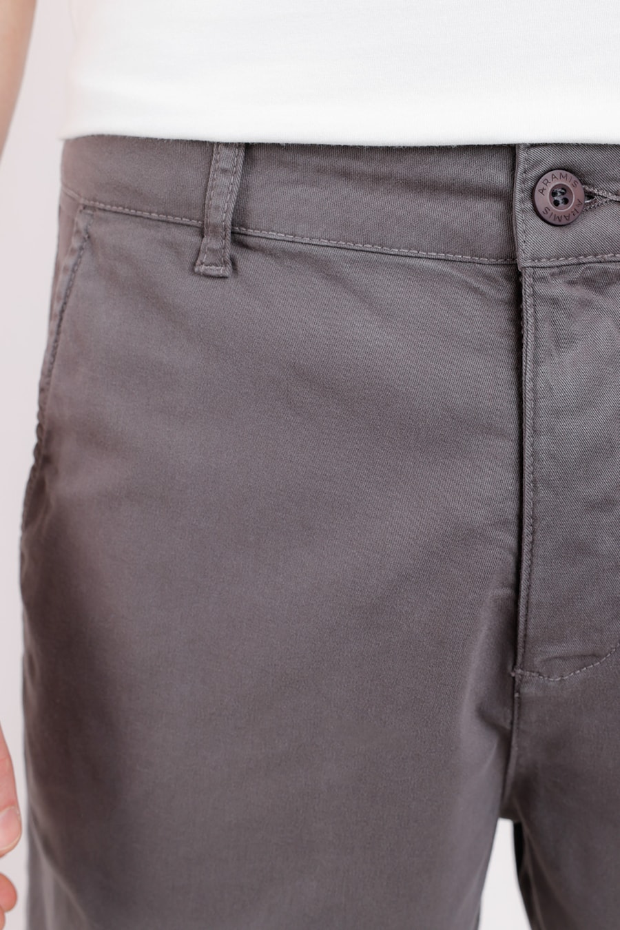 Bermuda Chino Color Essencial Verde Militar — foto 1 de 3