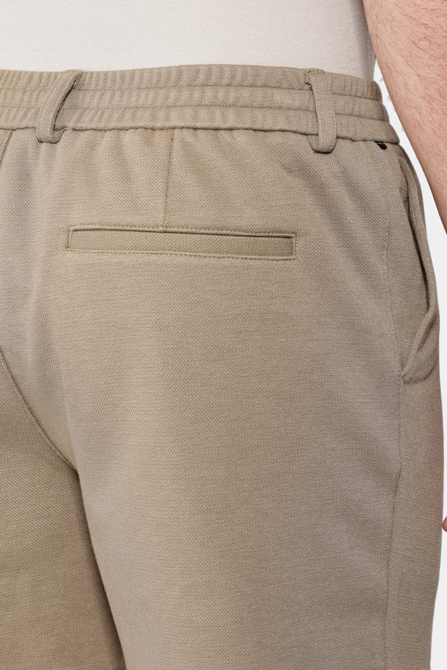 Bermuda Chino Comfort Knit Textura Caqui — foto 4 de 6