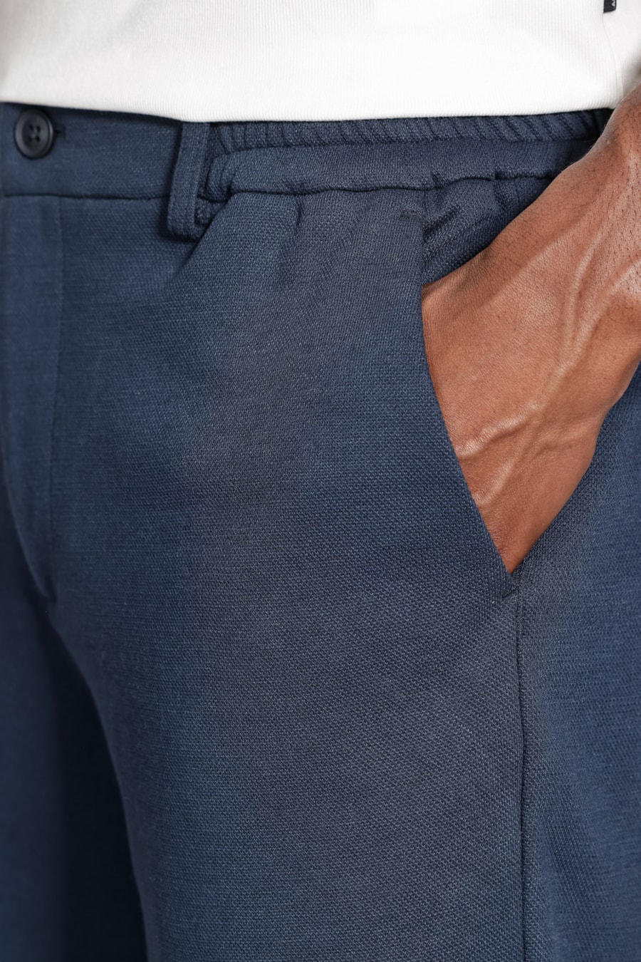 Bermuda Chino Comfort Knit Textura Marinho — foto 2 de 5