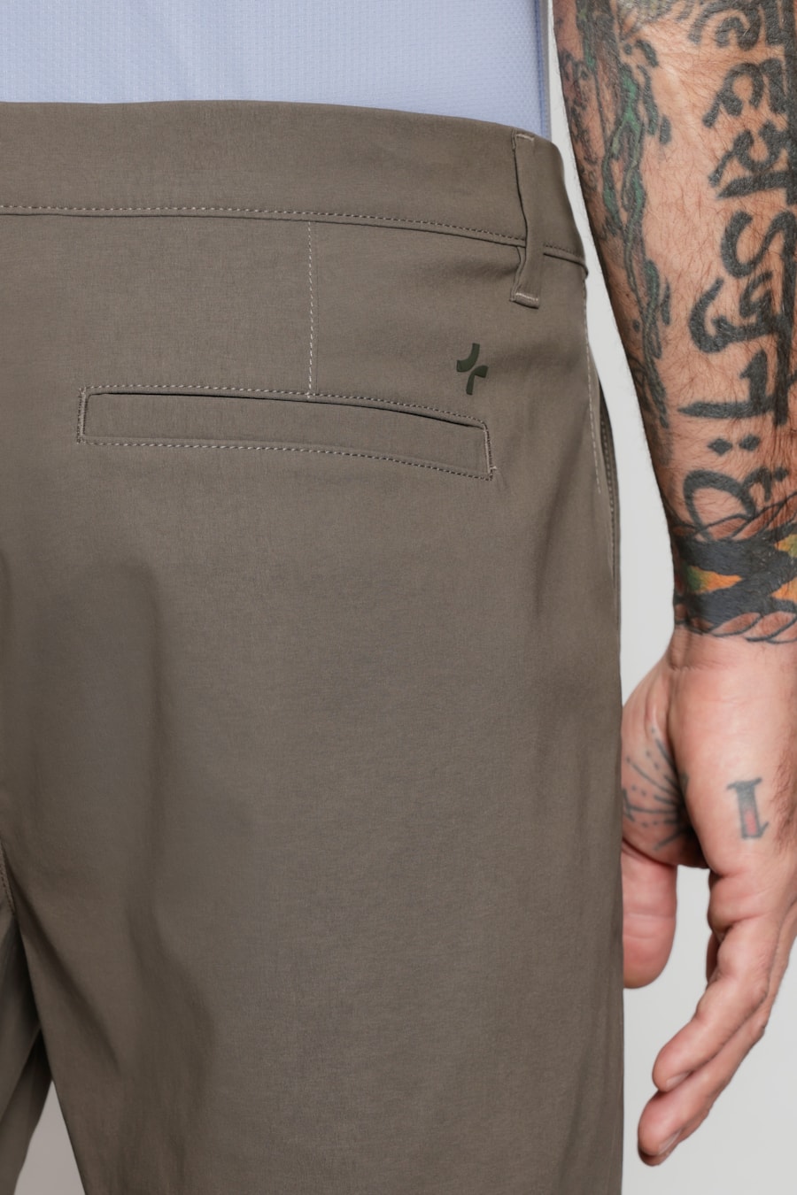 Bermuda Chino Elastic Fume — foto 3 de 5