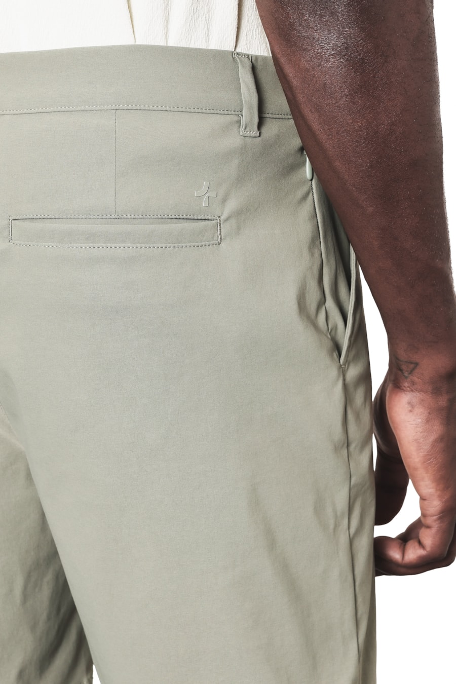 Bermuda Chino Liquid Repeller Menta — foto 5 de 8