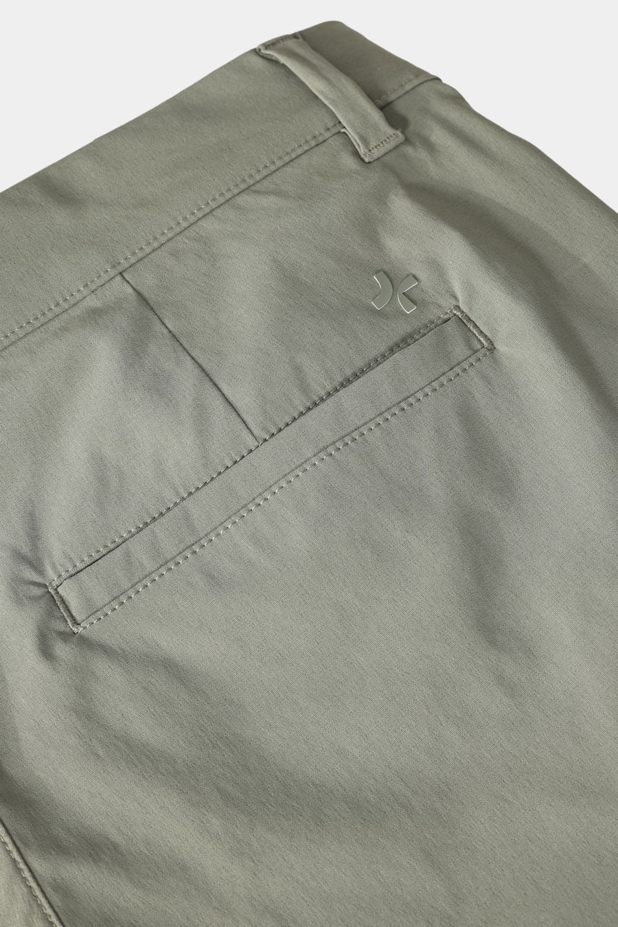 Bermuda Chino Liquid Repeller Menta — foto 8 de 8