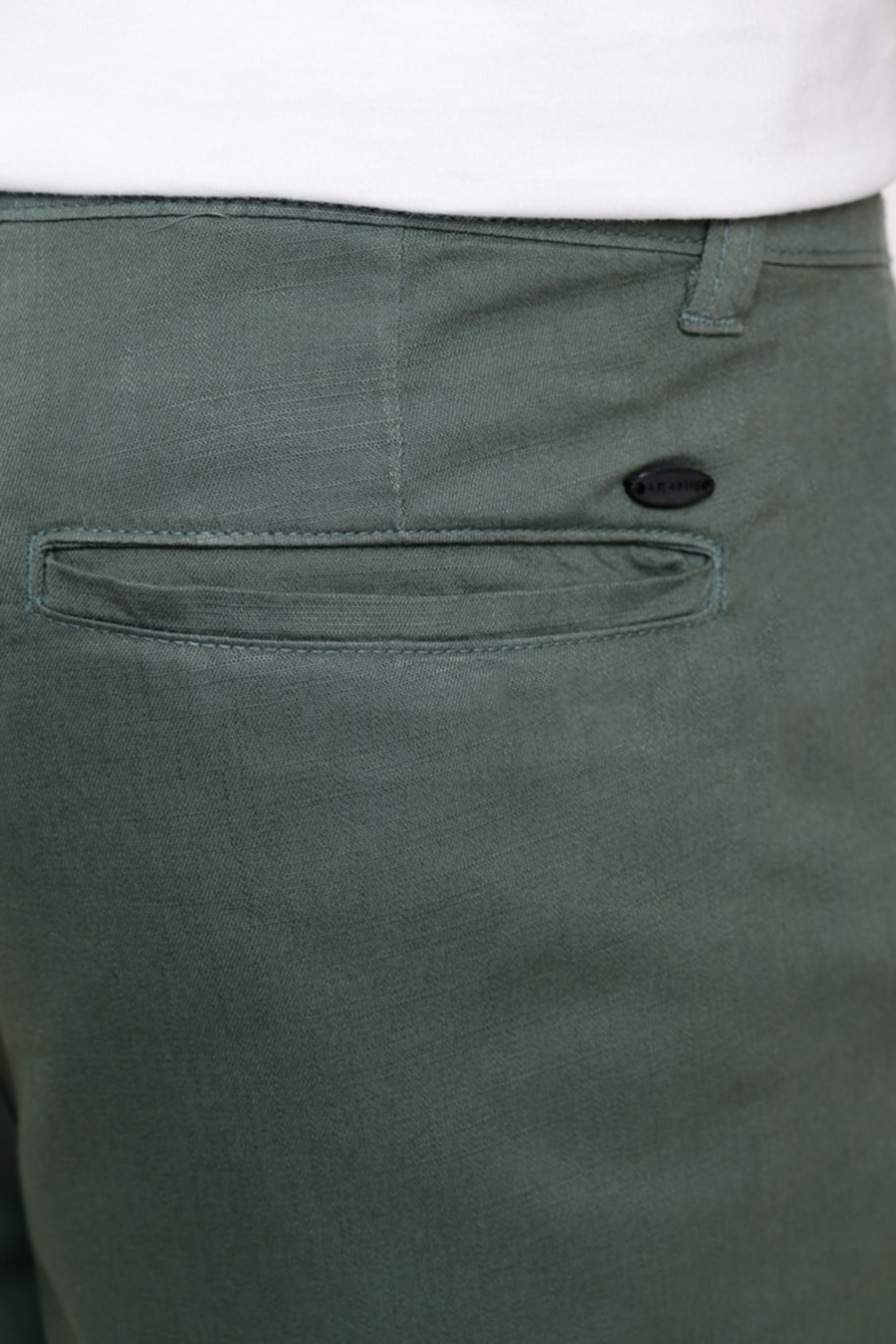 Bermuda Chino Maquinetada Verde Militar — foto 2 de 3
