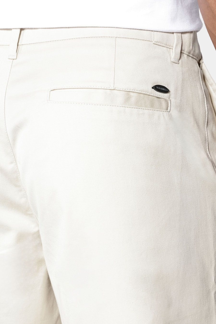 Bermuda Chino Premium Touch Moovex Amendoa — foto 5 de 6