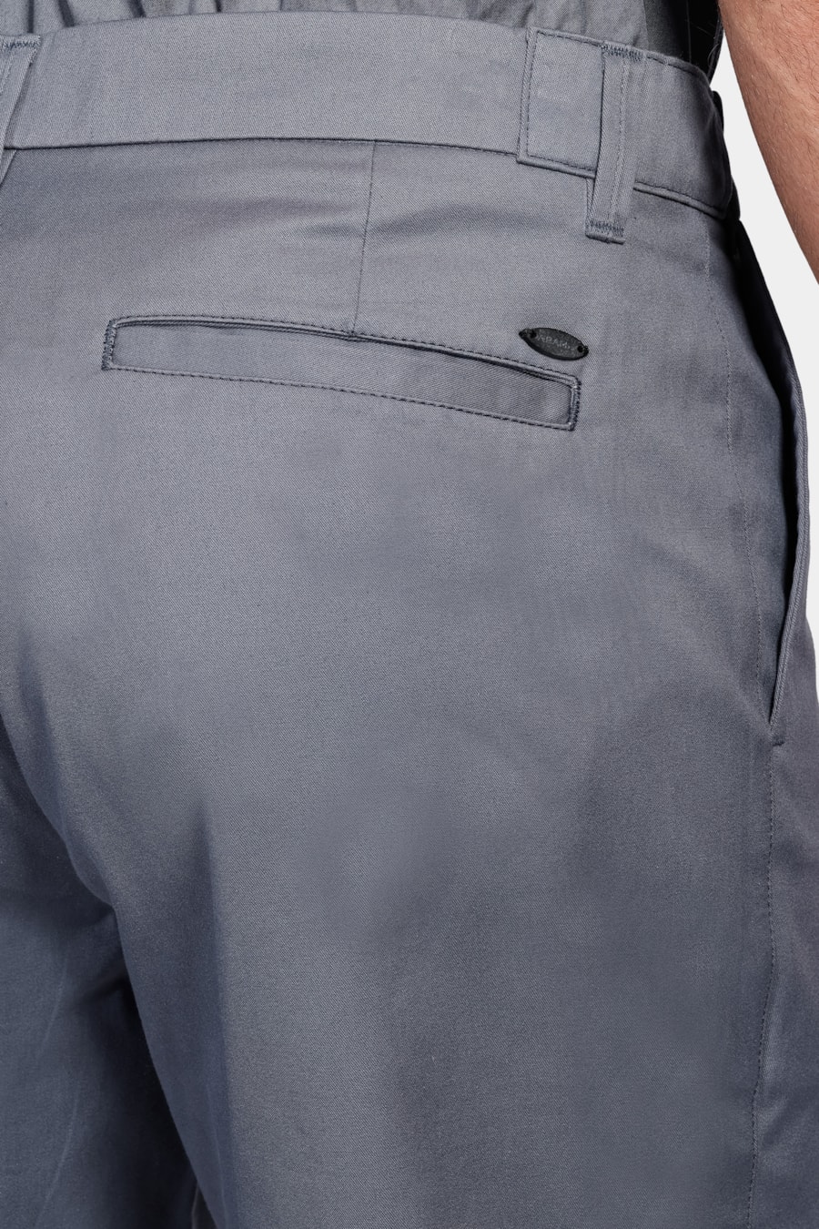 Bermuda Chino Premium Touch Moovex Azul Aluminio — foto 3 de 4