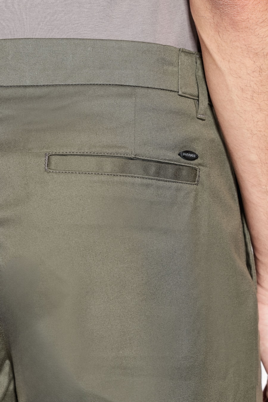 Bermuda Chino Premium Touch Moovex Verde Pantano — foto 4 de 5