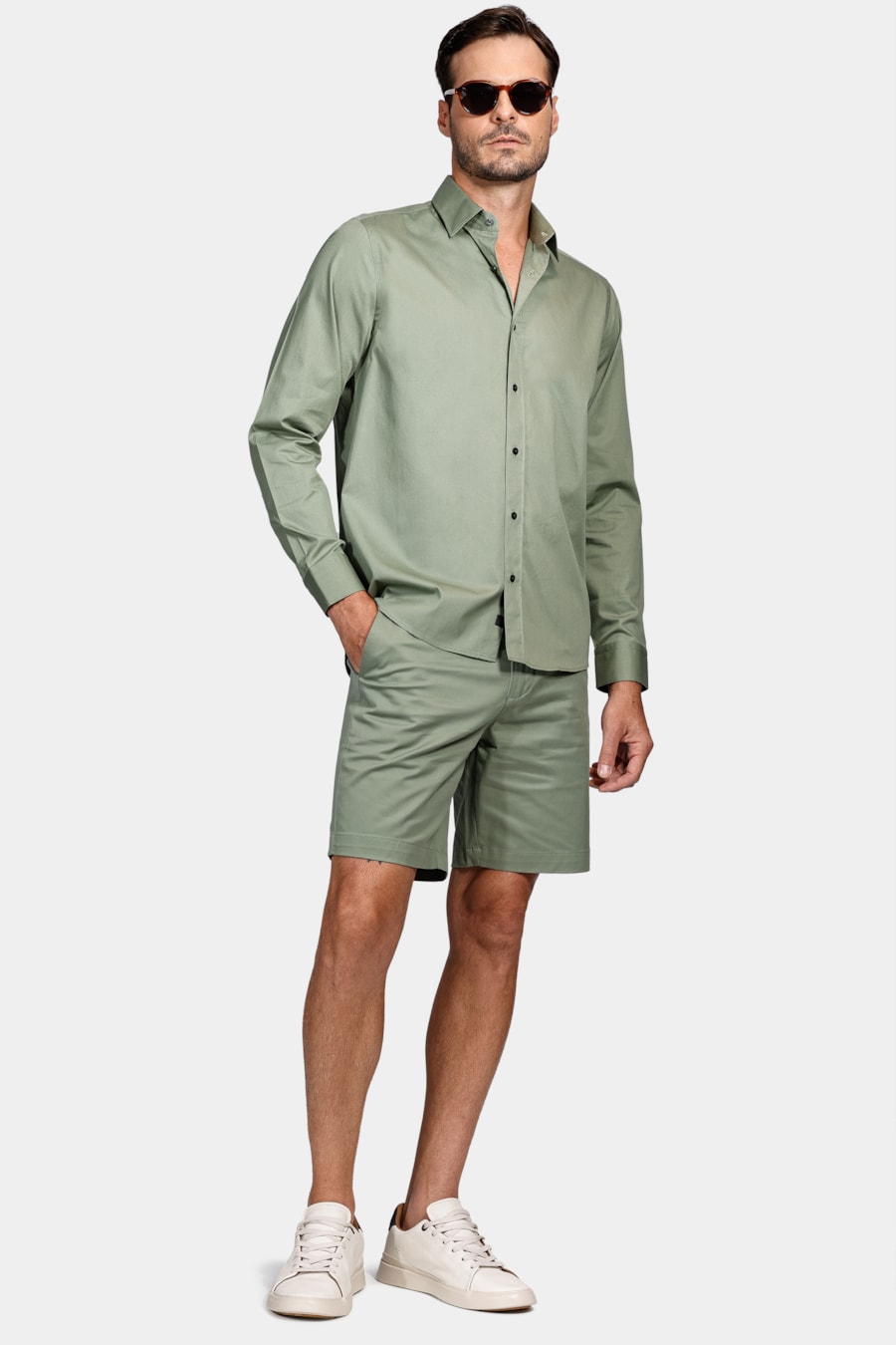 Bermuda Chino Premium Touch Moovexx Verde Eucalipto — foto 2 de 4