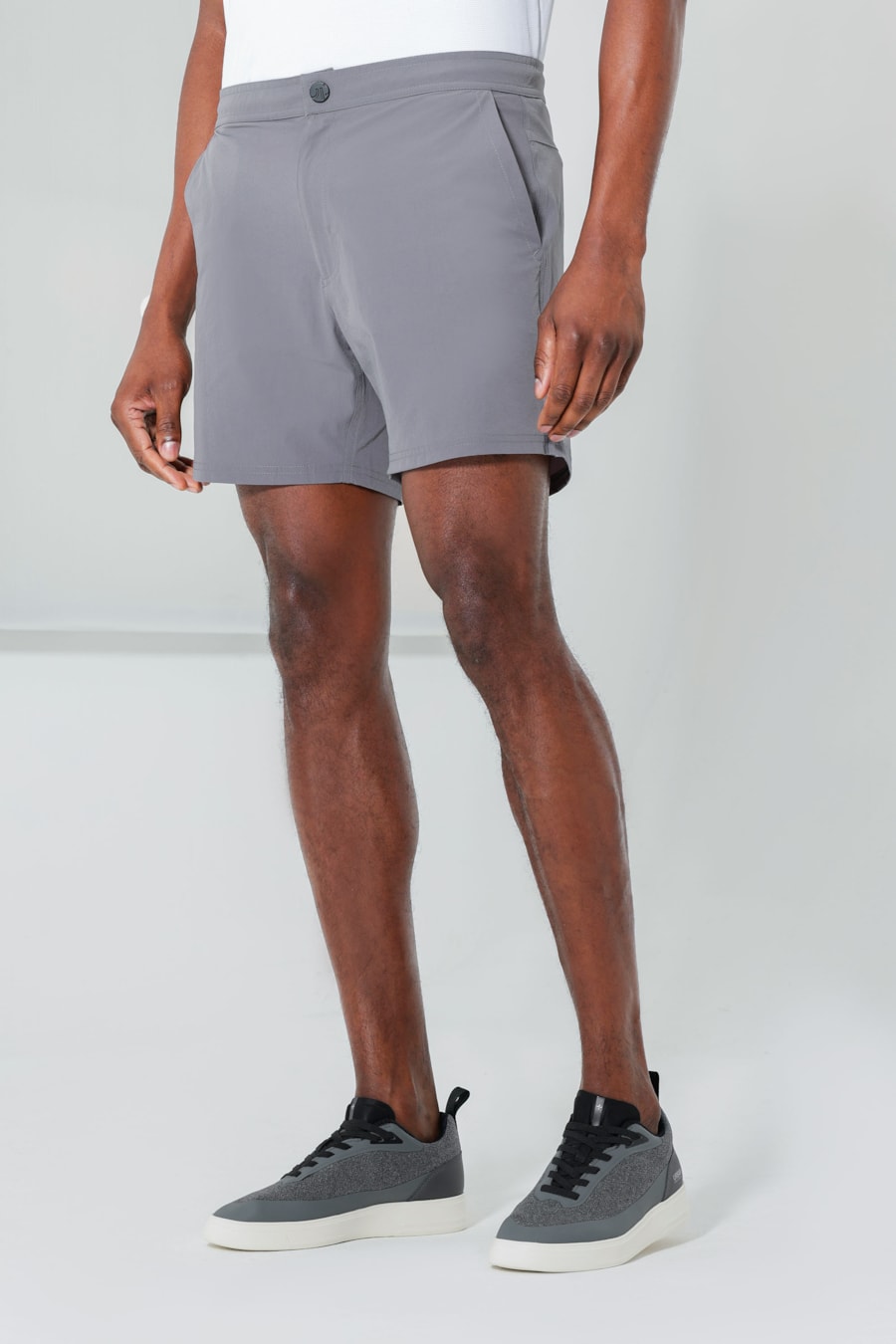 Bermuda Curta Tailored Flex Chumbo — foto 1 de 5