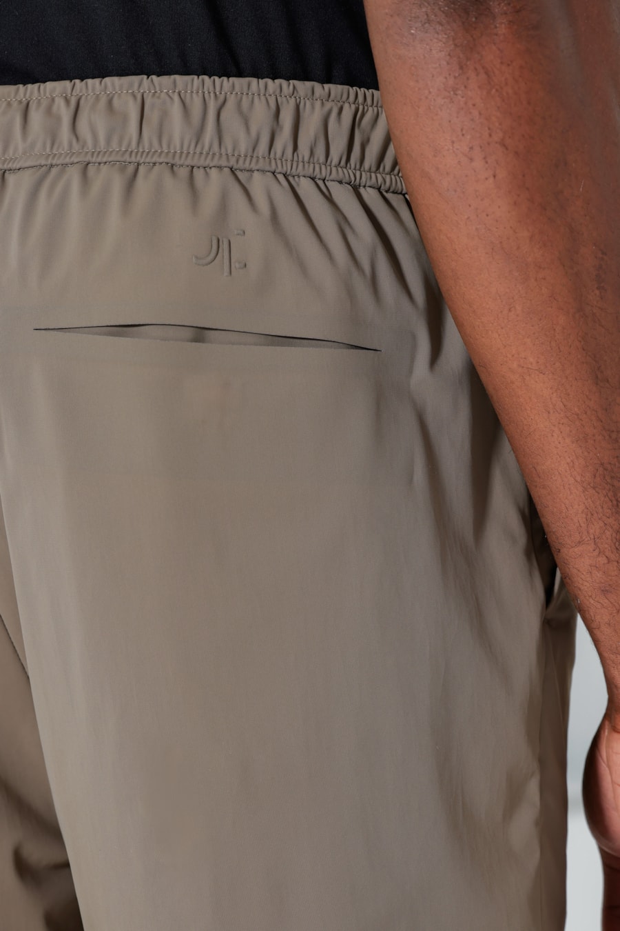 Bermuda Hiperflex Magnético Cáqui Escuro — foto 4 de 6