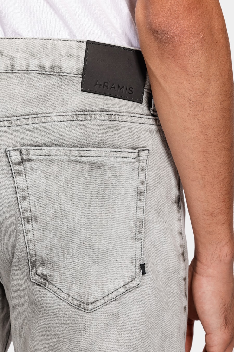 Bermuda Jeans Destroyer Black Preto — foto 4 de 5