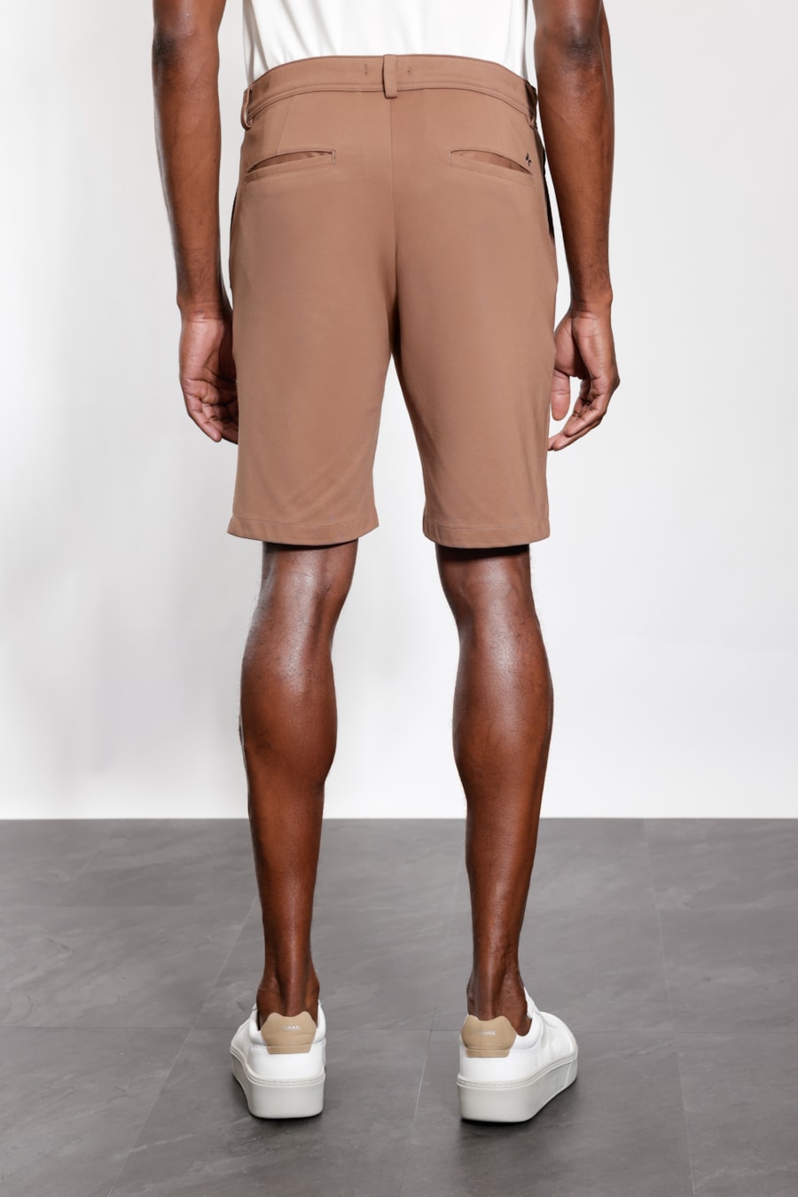 Bermuda Malha Chino Viscose Com Bolsos Charuto — foto 5 de 6