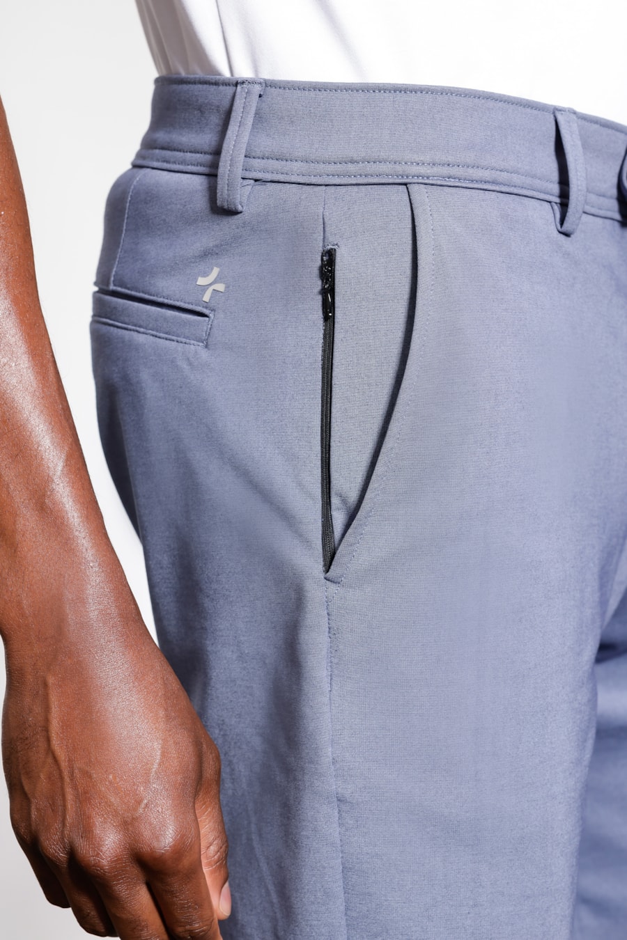 Bermuda Malha Chino Viscose Com Bolsos Marinho — foto 3 de 6