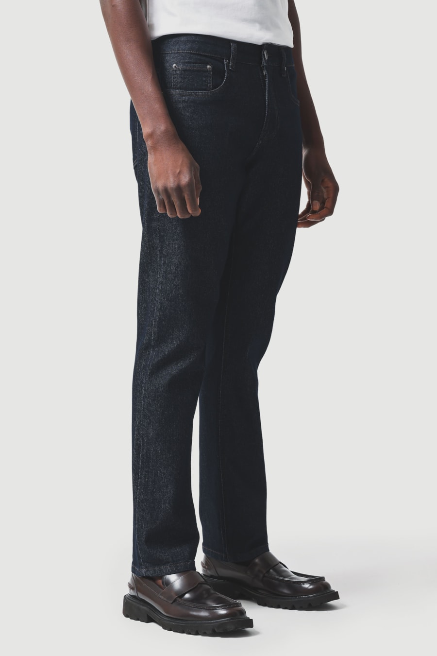Caça Jeans Regular Amaciada Azul Escuro — foto 1 de 6