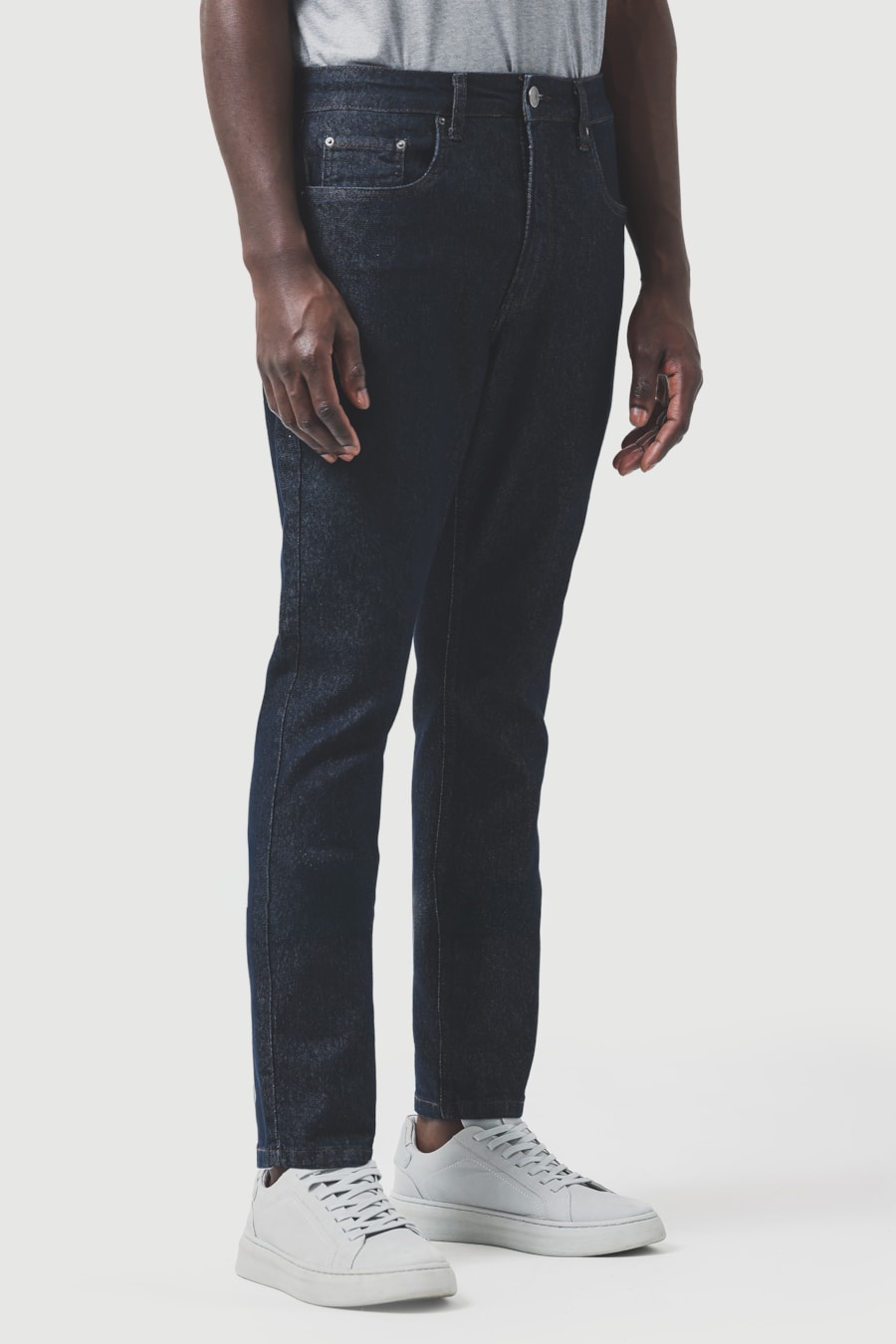Caça Jeans Slim Amaciada Azul Escuro — foto 1 de 6