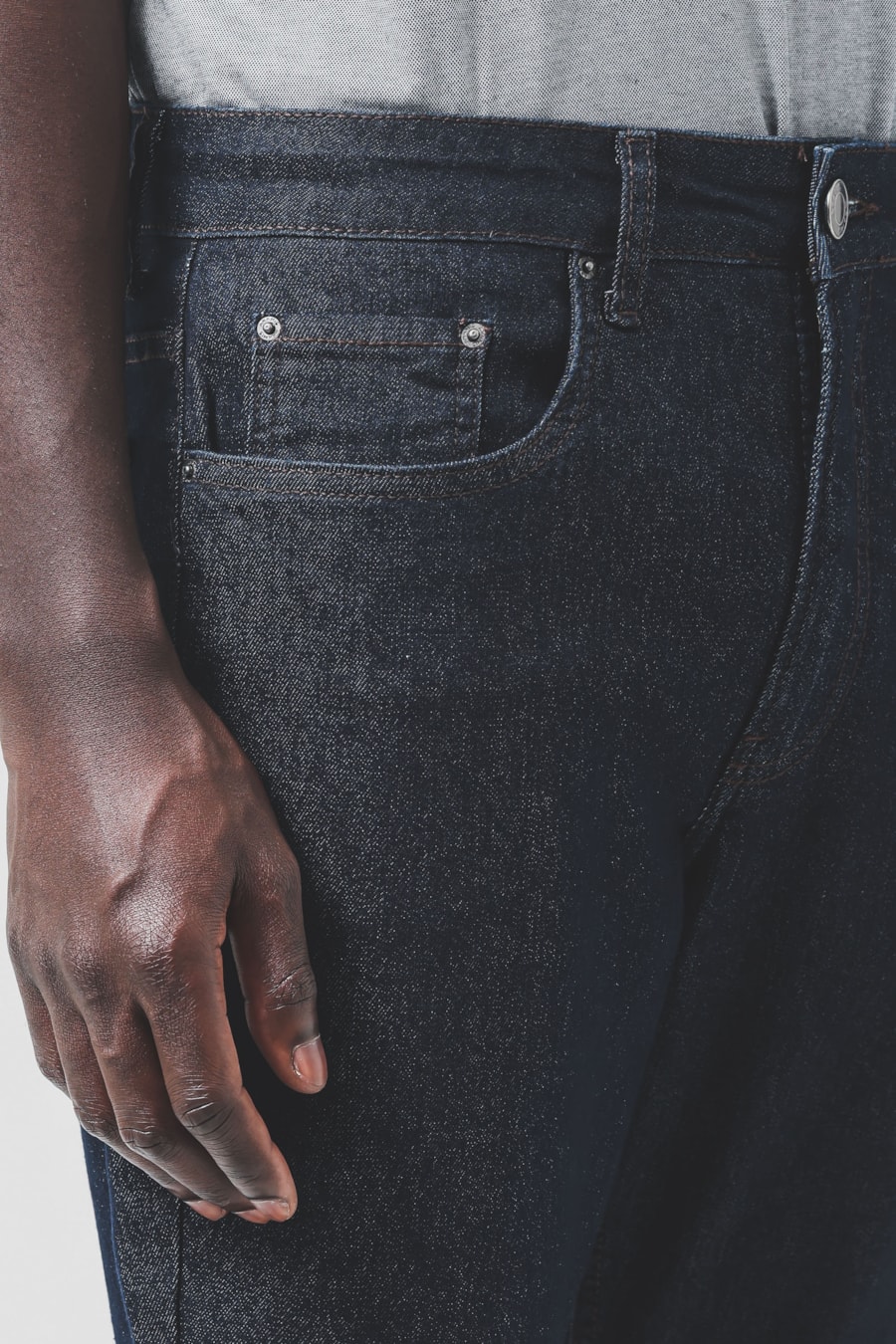 Caça Jeans Slim Amaciada Azul Escuro — foto 3 de 6
