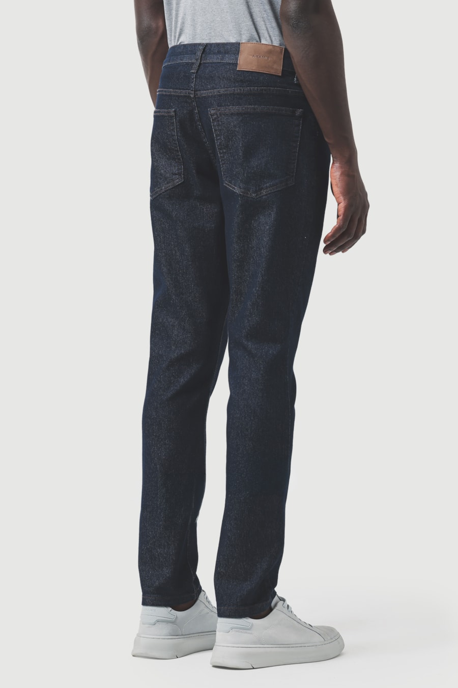 Caça Jeans Slim Amaciada Azul Escuro — foto 5 de 6